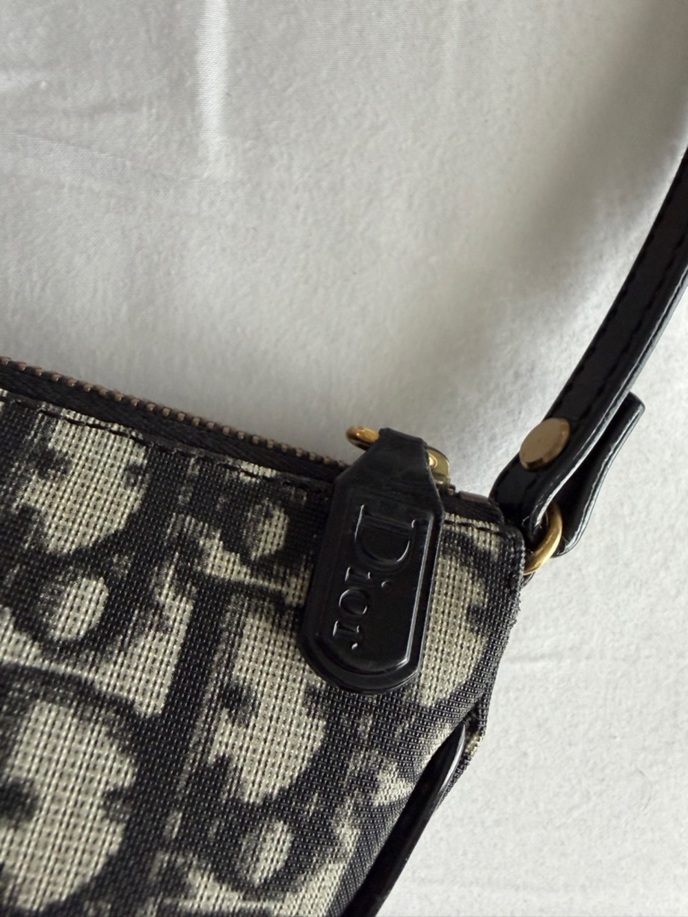 Dior Vintage Saddle Bag - Picture 4 of 11